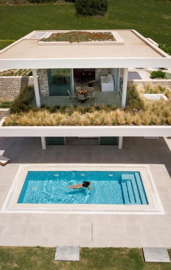Varko Luxury Suites Paleros エクステリア 写真