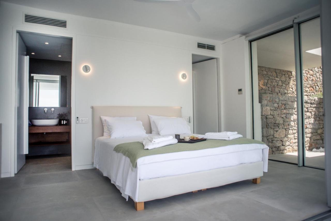 Varko Luxury Suites Paleros エクステリア 写真