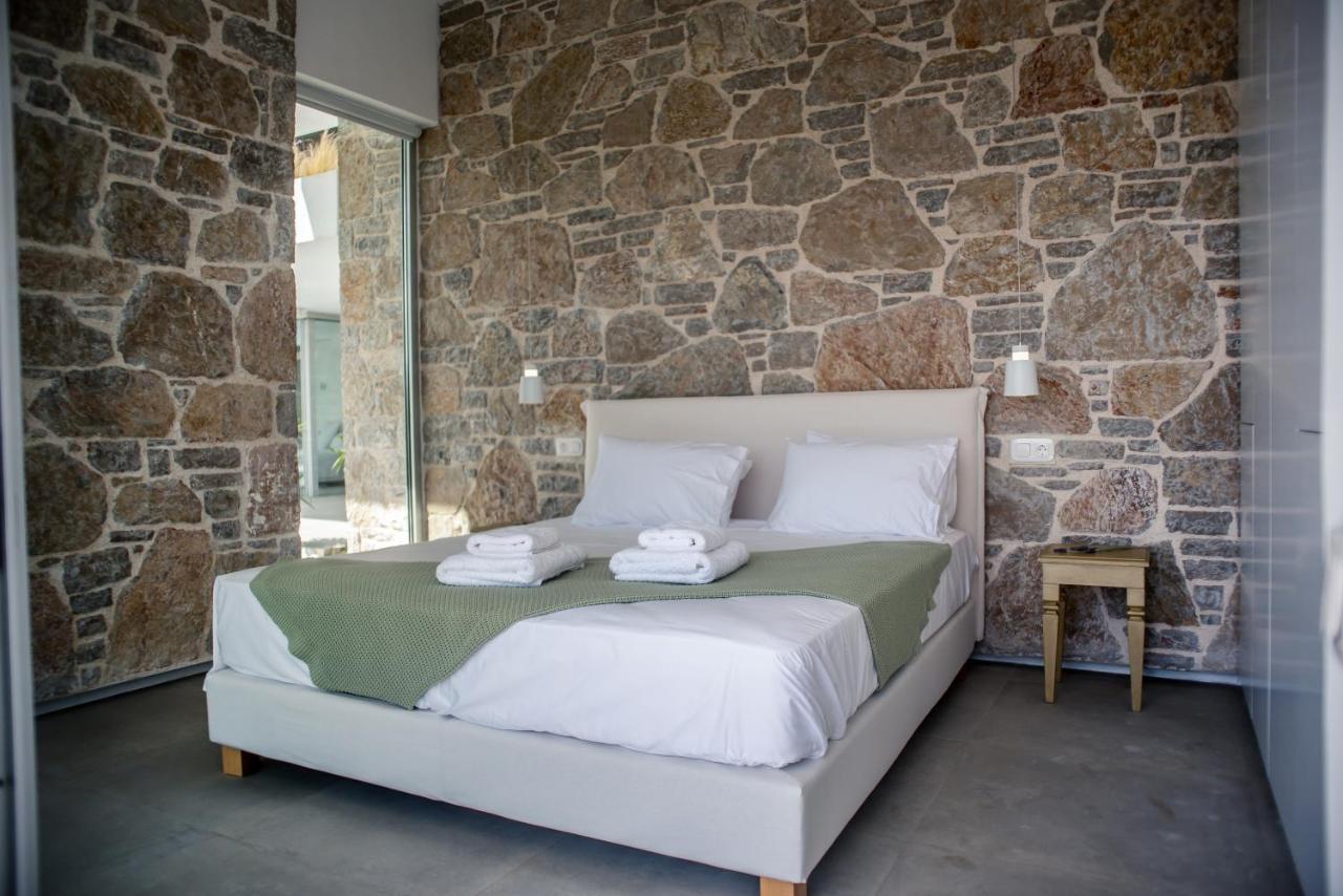 Varko Luxury Suites Paleros エクステリア 写真