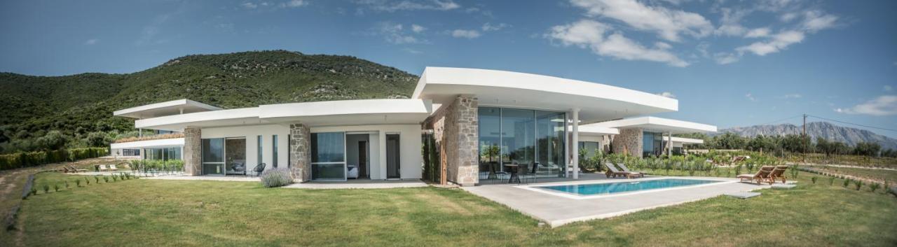 Varko Luxury Suites Paleros エクステリア 写真