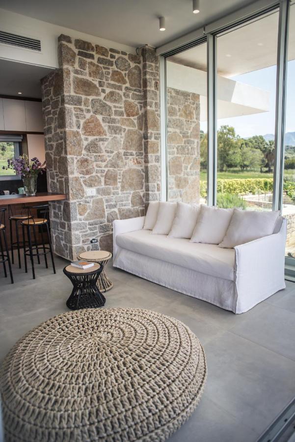 Varko Luxury Suites Paleros エクステリア 写真