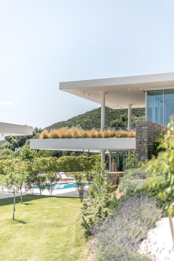 Varko Luxury Suites Paleros エクステリア 写真