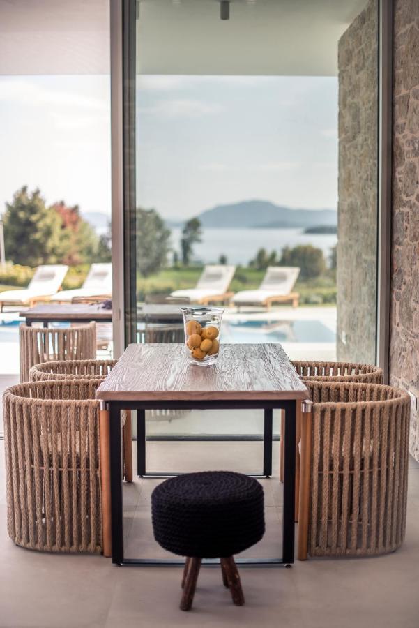 Varko Luxury Suites Paleros エクステリア 写真