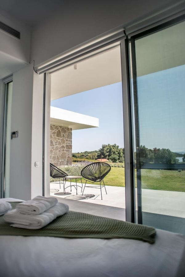Varko Luxury Suites Paleros エクステリア 写真