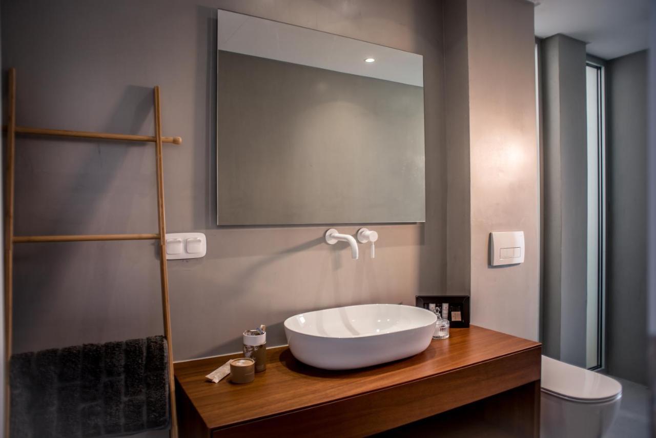 Varko Luxury Suites Paleros エクステリア 写真