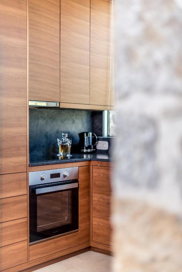 Varko Luxury Suites Paleros エクステリア 写真